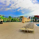 جاسمين بيتش جامبيت 4*