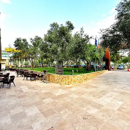 Jasmin Complex