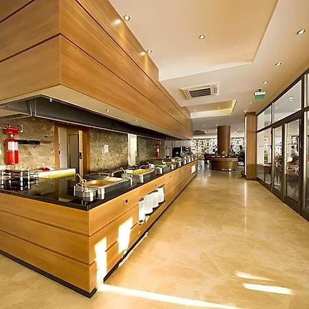 甘贝特茉莉花海滩酒店 4* 居姆贝特