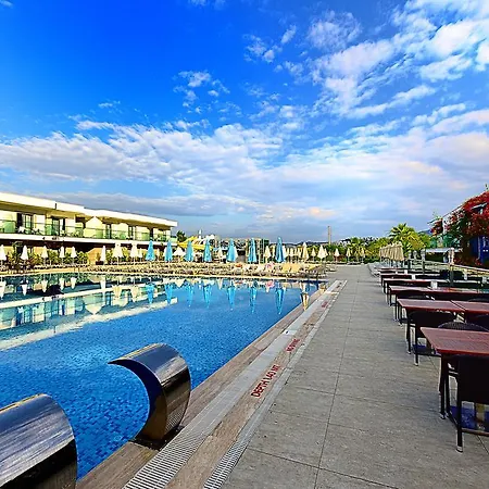 Üdülőközpont Jasmin Gümbet